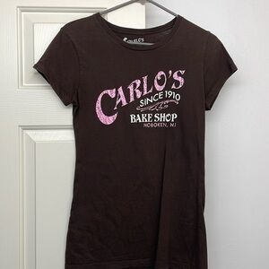 Carlo’s Hoboken bake shop Tshirt like new Buddy brown and pink